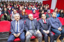 Başkan Kariyer Günü’nde Gençlerin Yanında 