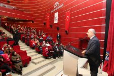 Hatice Kübra Tongar Gebzelilerle buluştu