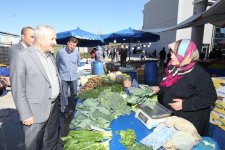 Başkan Büyükgöz  Cuma Pazarında