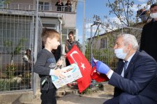 Başkan Zinnur Büyükgöz’den  Çocuklara 23 Nisan Hediyeleri