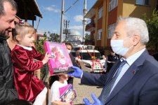 Başkan Zinnur Büyükgöz’den  Çocuklara 23 Nisan Hediyeleri