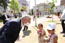  Başkan Amcalarından; Parklara Koşan Çocuklara Sürpriz