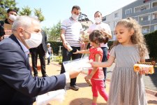  Başkan Amcalarından; Parklara Koşan Çocuklara Sürpriz