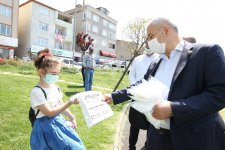  Başkan Amcalarından; Parklara Koşan Çocuklara Sürpriz