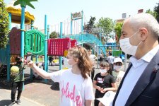  Başkan Amcalarından; Parklara Koşan Çocuklara Sürpriz