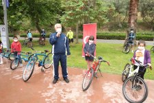 Büyükgöz  Çocuklara Bisiklet Hediye Etti