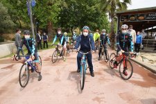 Büyükgöz  Çocuklara Bisiklet Hediye Etti