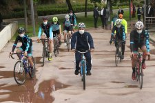 Büyükgöz  Çocuklara Bisiklet Hediye Etti