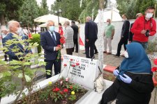 Başkan Büyükgöz ve Protokolden Şehitlik Ziyareti   