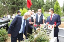 Başkan Büyükgöz ve Protokolden Şehitlik Ziyareti   