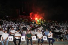 Gebzespor taraftarı Başkan Büyükgöz’ü coşkuyla karşıladı