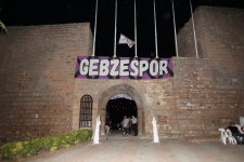 Gebzespor taraftarı Başkan Büyükgöz’ü coşkuyla karşıladı