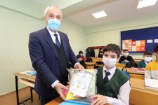 Kaymakam Güler ve Başkan Büyükgöz  Pelitli’de Bayrak Töreninde