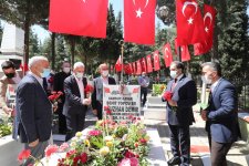 Arife Günü Şehitlik Ziyareti