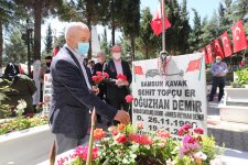 Arife Günü Şehitlik Ziyareti