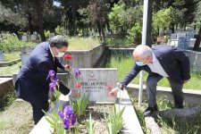 Arife Günü Şehitlik Ziyareti