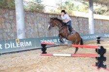 Başarılı öğrencilere madalyalar Büyükgöz’den