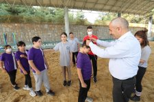 Başarılı öğrencilere madalyalar Büyükgöz’den