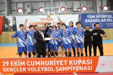 Cumhuriyet Kupası’nda Ödüller Başkan Büyükgöz’den