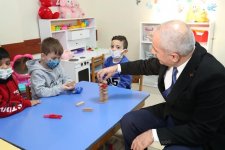 Kaymakam Güler ve Başkan Büyükgöz Yeni Haftaya Okul Ziyaretiyle Başladı