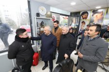 Başkanlar esnaf turu  için Yenikent’te