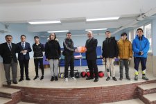 Büyükgöz’den öğrencilere  hediye spor malzemeleri  