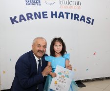 Enderunlu Minikler Karnelerine Kavuştu