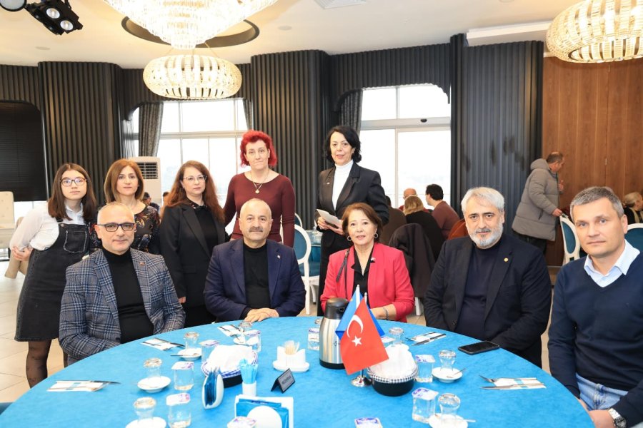 Başkan Büyükgöz hemşeri derneklerinin yanında