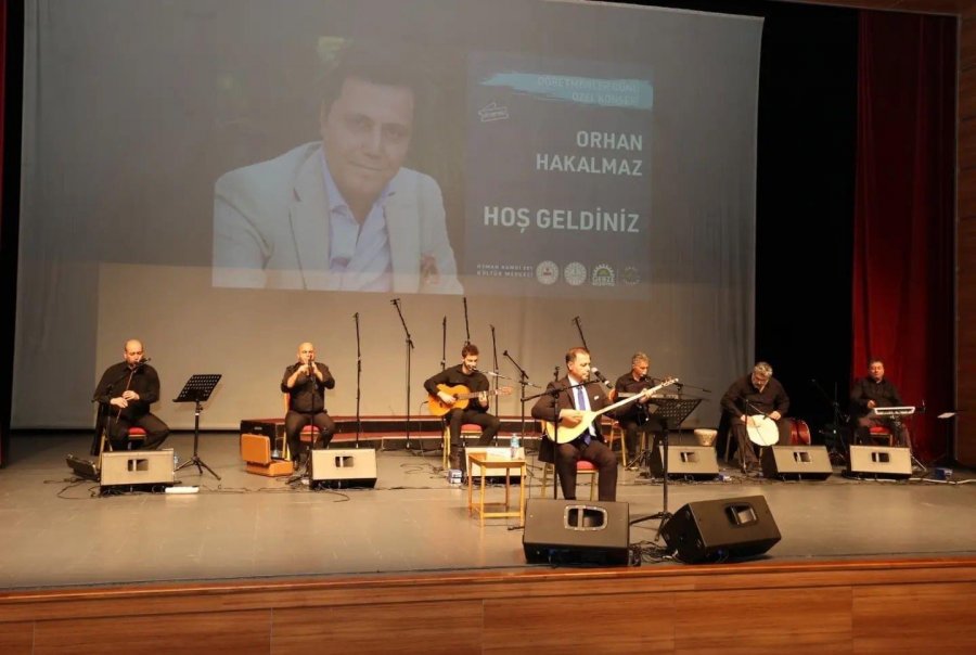 Orhan Hakalmaz türkülerini  Gebzeli Öğretmenlere Söyledi