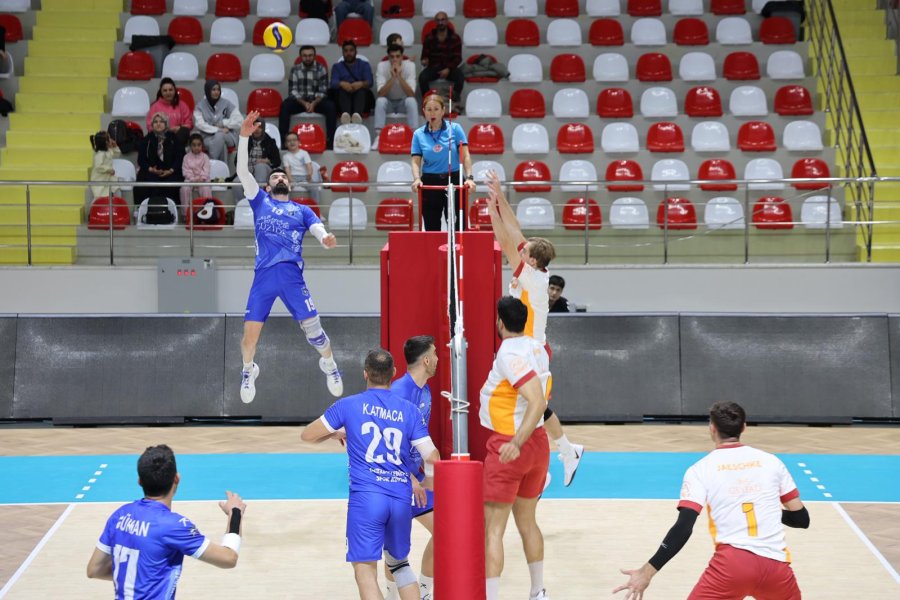 Gebze Belediyesi Voleybol Takımı’ndan Galatasaray’a Karşı Büyük Zafer