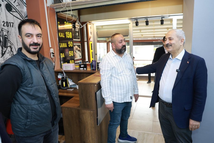 Beş Başkan Şehit Numan Dede Caddesi Esnafıyla Buluştu