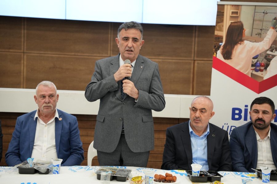 GEBZE BELEDİYESİ İFTAR SOFRASINI GEBZE TEKNİK ÜNİVERSİTESİ’NDE KURDU