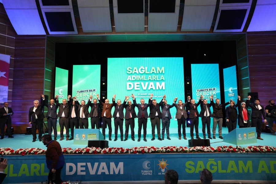 Görkemli ve Coşkulu Seçim Beyannamesi Sunumu