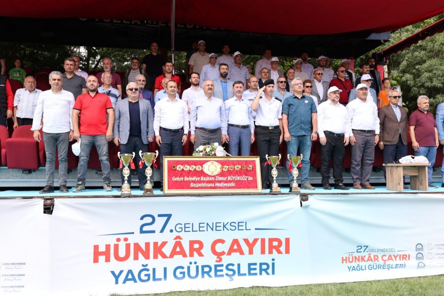 Tarihi Hünkar Çayırı Yağlı Güreşlerinde  Altın Kemer Ali Gürbüz’ün