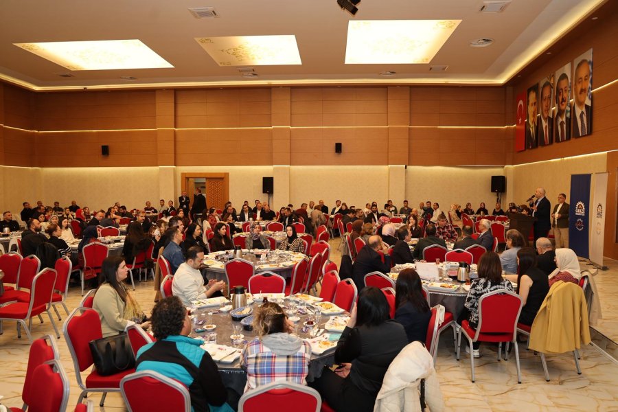 Başkan Büyükgöz Öğretmenlerle Bir Araya Geldi