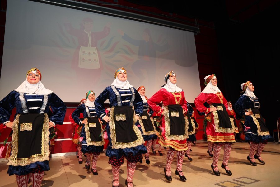 GEBZE’DE ÖĞRETMENLER GÜNÜ COŞKUSU