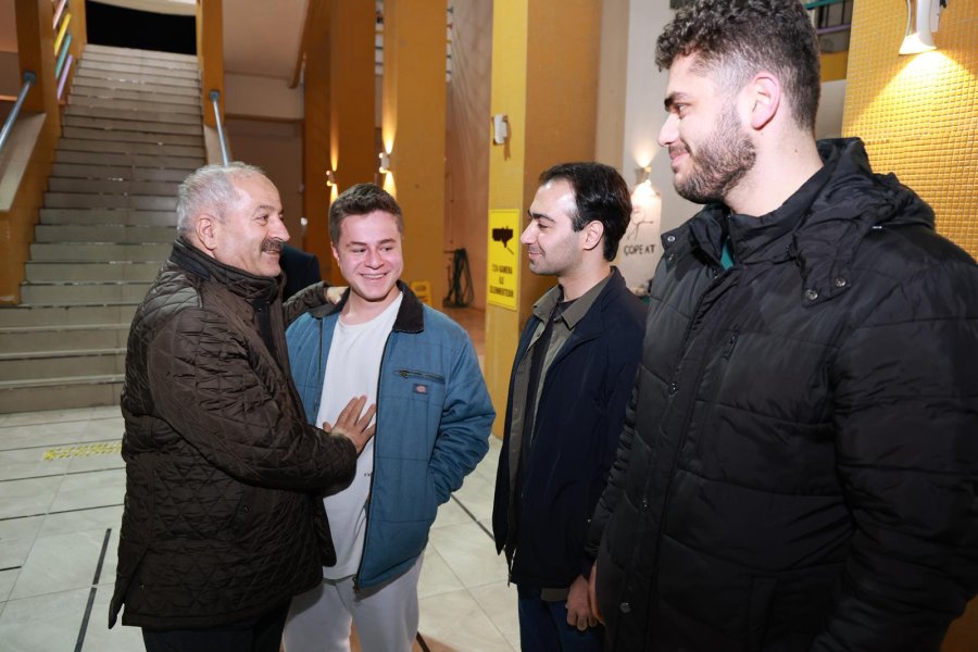 Başkan Büyükgöz Gençlerle Sahur Sofrasında Bir Araya Geldi