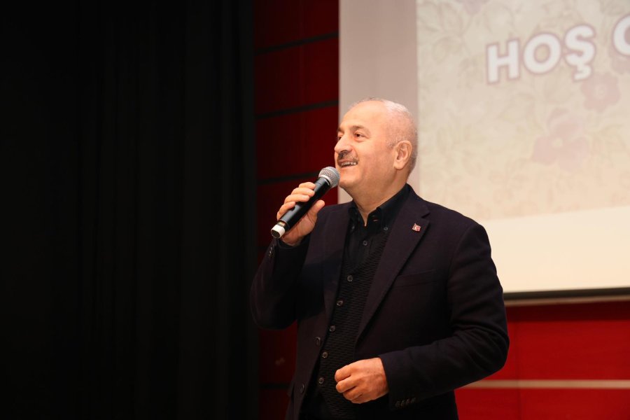 Sadık Yalsızuçanlar, Gebze Okur’da Okurlarıyla Buluştu   