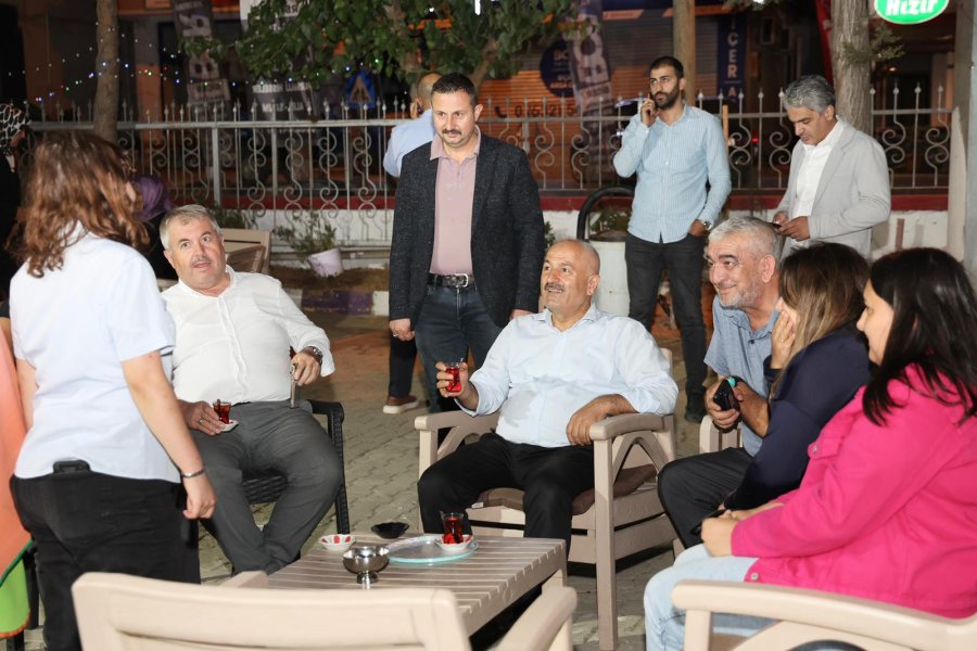 Başkan Büyükgöz Mollafenarili Vatandaşlarla Çay Sohbetinde Buluştu