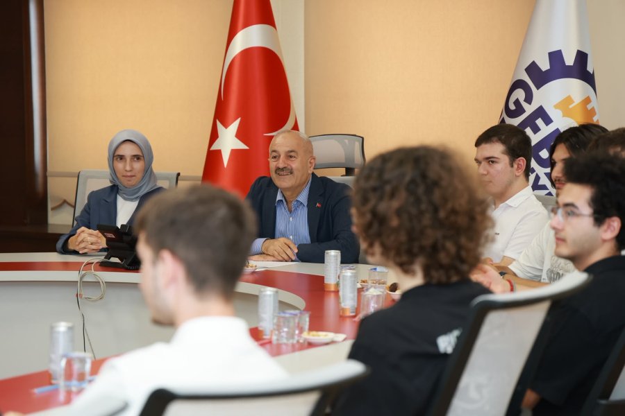 Başkan Büyükgöz, Gebze’nin YKS Şampiyonlarını Ağırladı