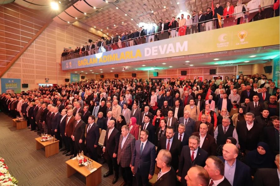 Görkemli ve Coşkulu Seçim Beyannamesi Sunumu