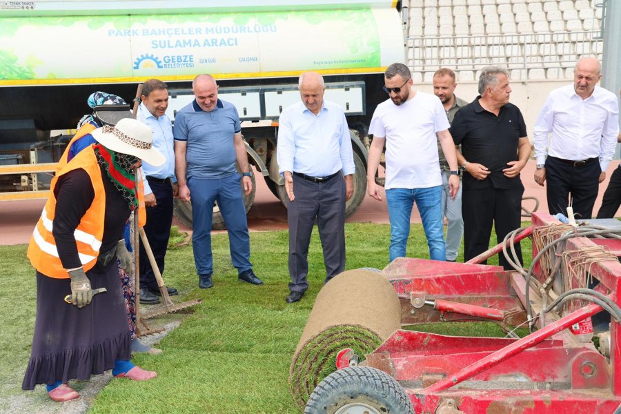 Başkan Büyükgöz Alaettin Kurt Stadyumu’nda Çalışmaları Yerinde İnceledi