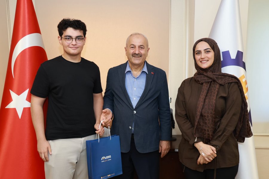 Başkan Büyükgöz, Gebze’nin YKS Şampiyonlarını Ağırladı