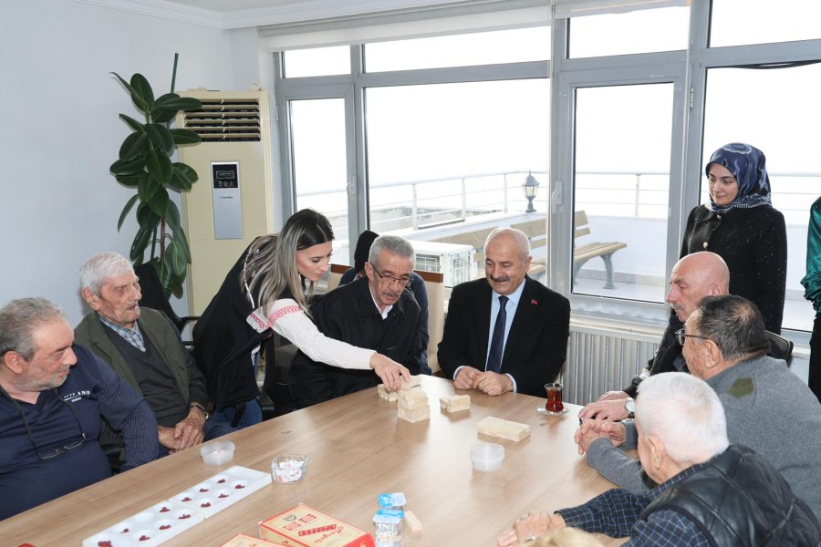 Başkan Büyükgöz, Barış Mahallesi’nde Huzurevi Sakinleriyle Bir Araya Geldi