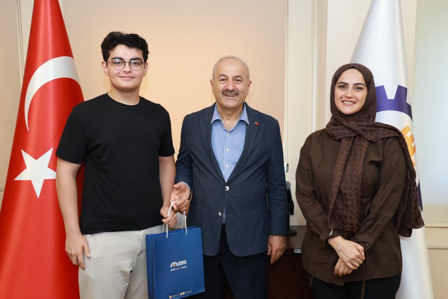 Başkan Büyükgöz, Gebze’nin YKS Şampiyonlarını Ağırladı