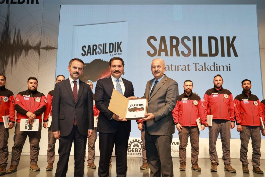 “Sarsıldık Sarıldık” Hatırat Takdimi Programı Yoğun Katılımla Gerçekleşti