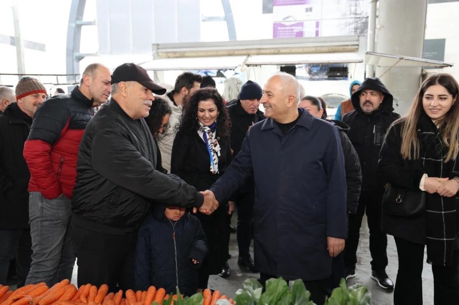 Başkan Adayı Büyükgöz’den Tatlıkuyu’da Pazar Turu