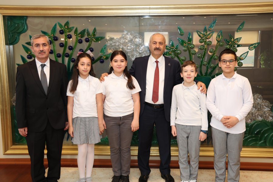 Başkan Büyükgöz koltuğu   Kübra Sultan’a devretti