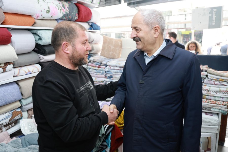 Beş Başkan Şehit Numan Dede Caddesi Esnafıyla Buluştu