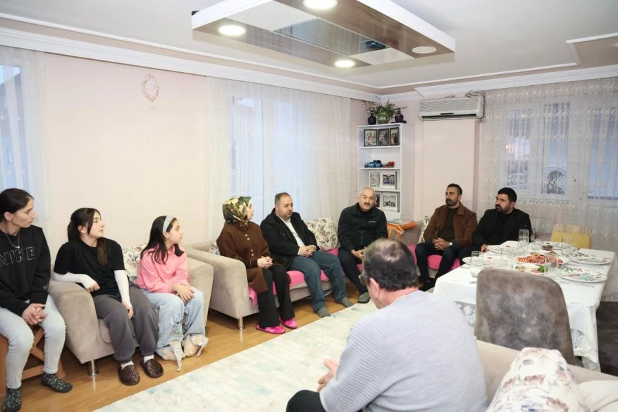 Başkan Büyükgöz, İftarda Gebzelilere Konuk Oluyor 